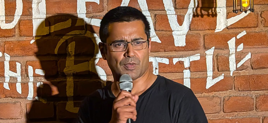 Mustafa Saed stage moment